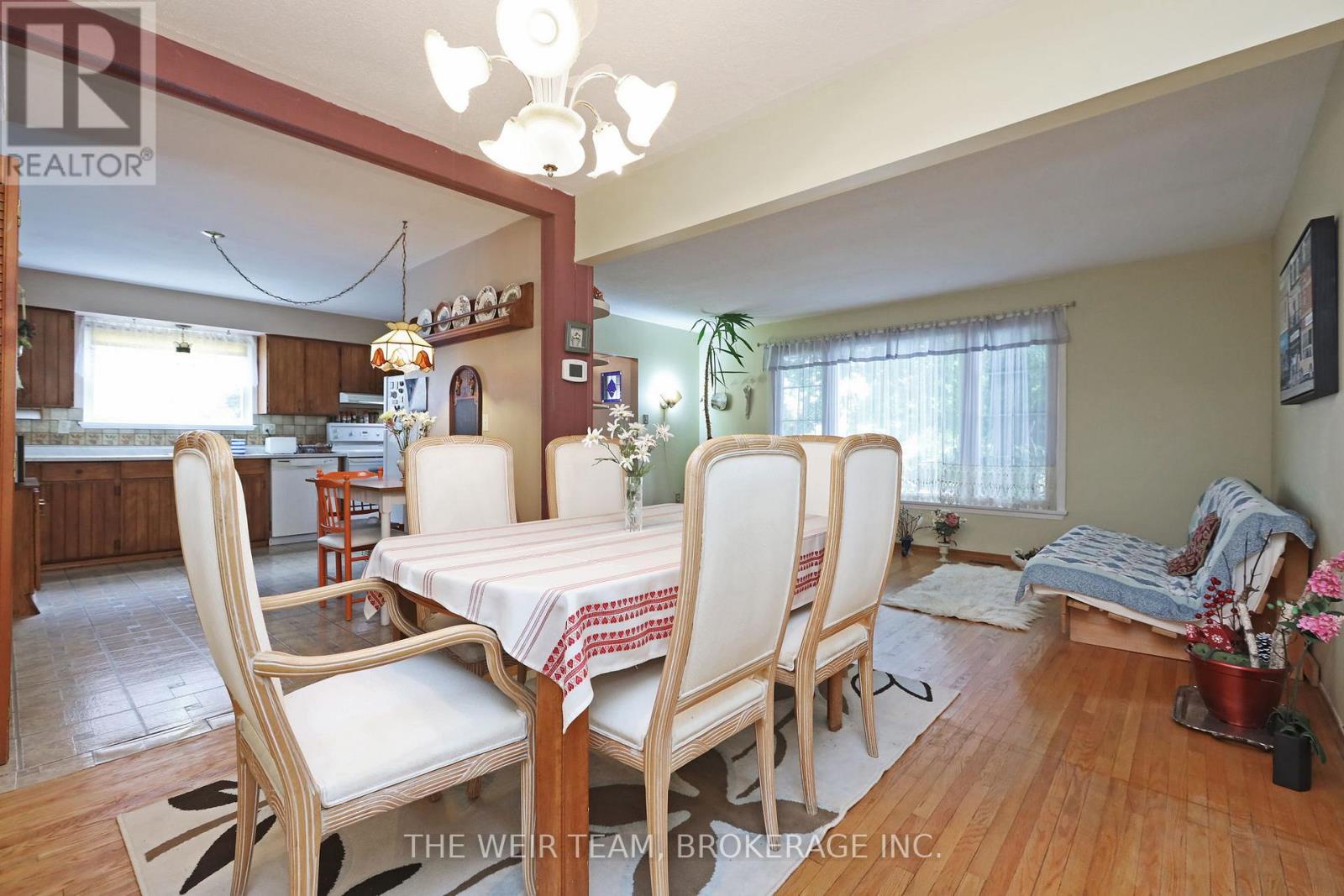 1577 Otterby Road, Mississauga (applewood), Ontario