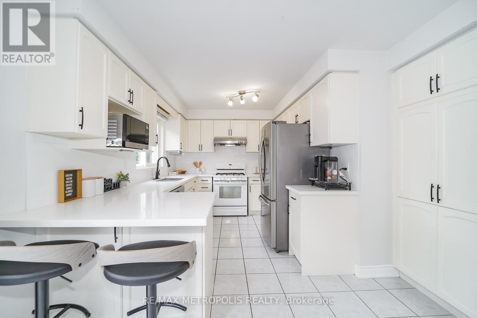 646 Walpole Crescent, Newmarket (stonehaven-wyndham), Ontario