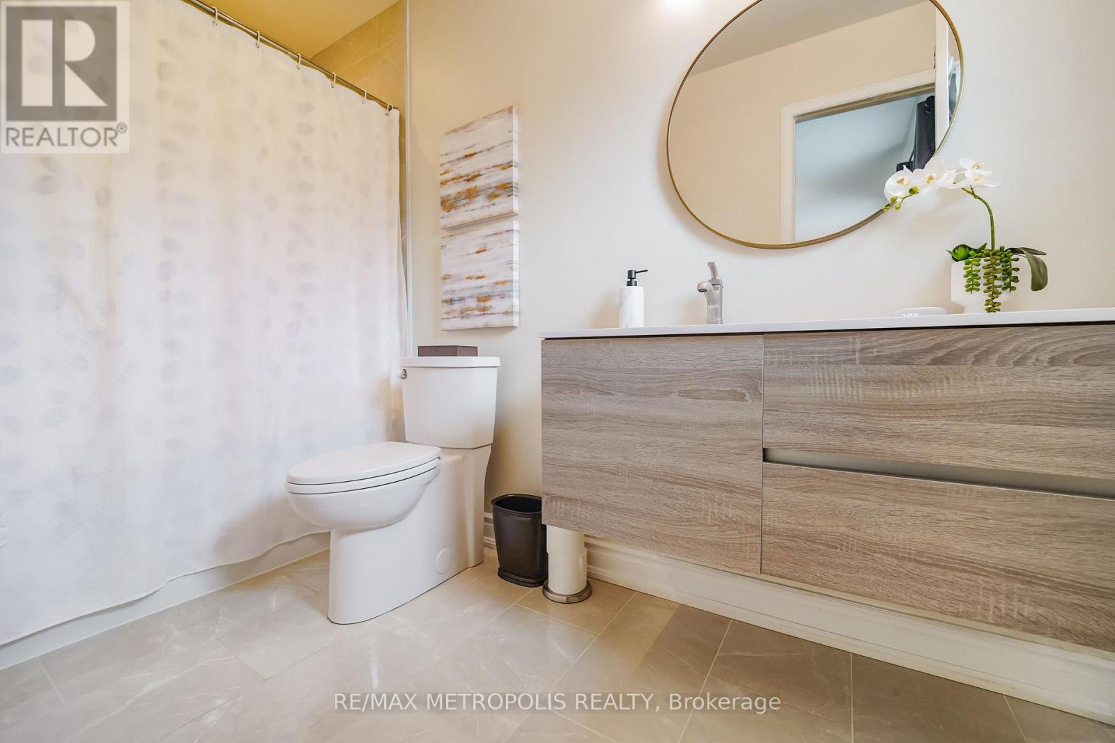 646 Walpole Crescent, Newmarket (stonehaven-wyndham), Ontario