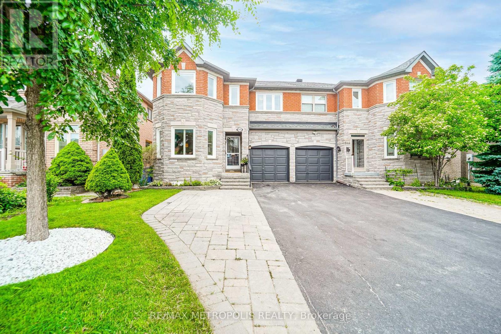 646 Walpole Crescent, Newmarket (stonehaven-wyndham), Ontario