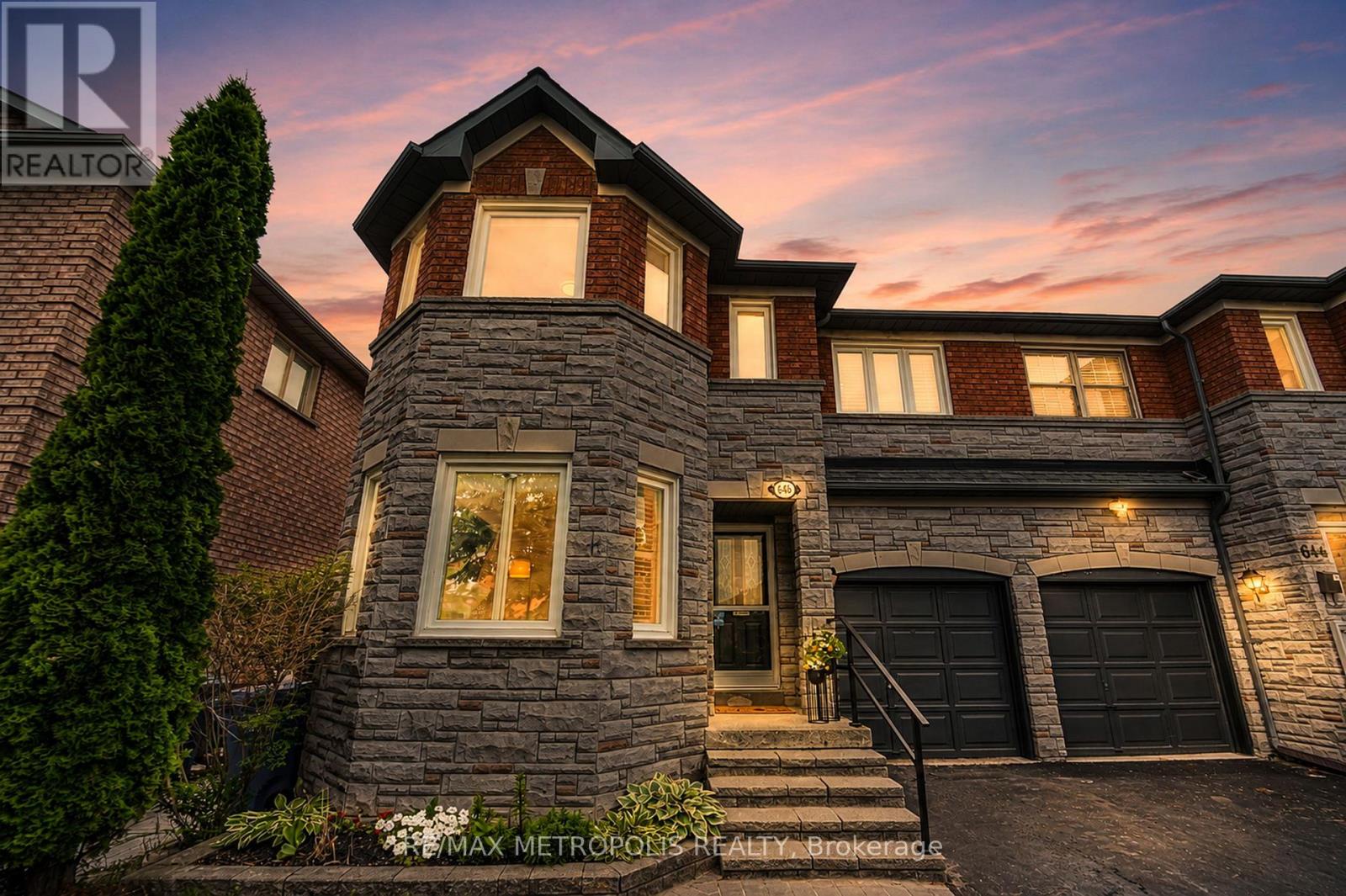 646 Walpole Crescent, Newmarket (stonehaven-wyndham), Ontario