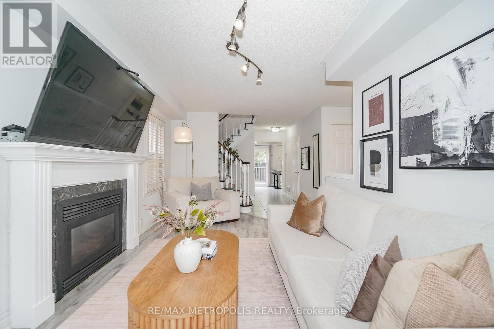 646 Walpole Crescent, Newmarket (stonehaven-wyndham), Ontario