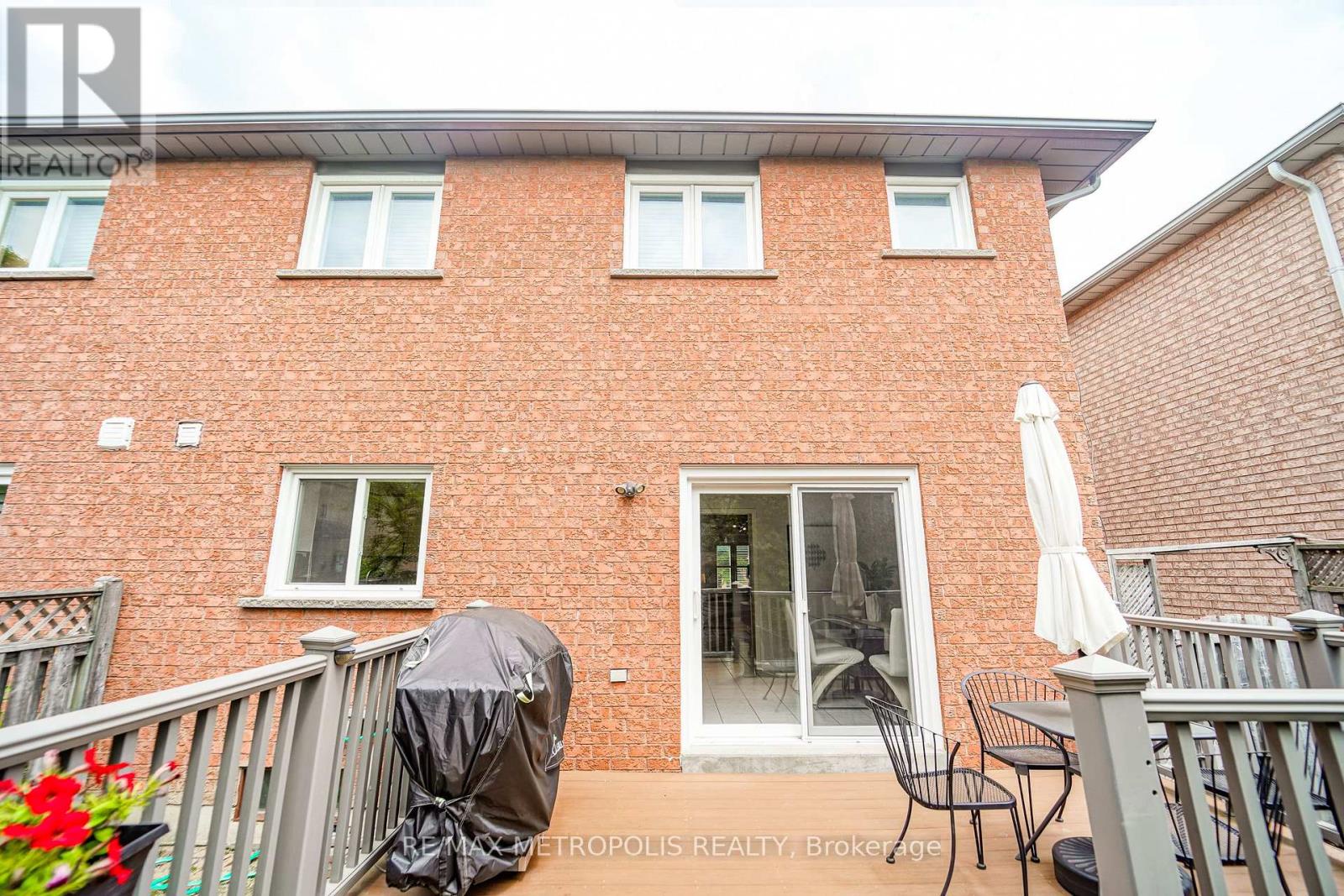 646 Walpole Crescent, Newmarket (stonehaven-wyndham), Ontario