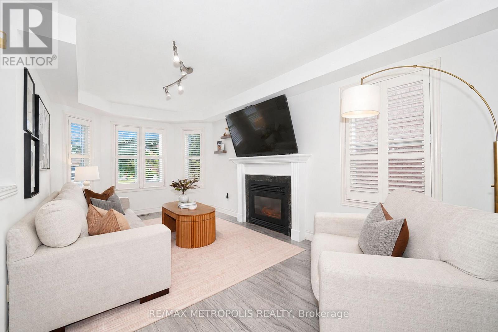 646 Walpole Crescent, Newmarket (stonehaven-wyndham), Ontario