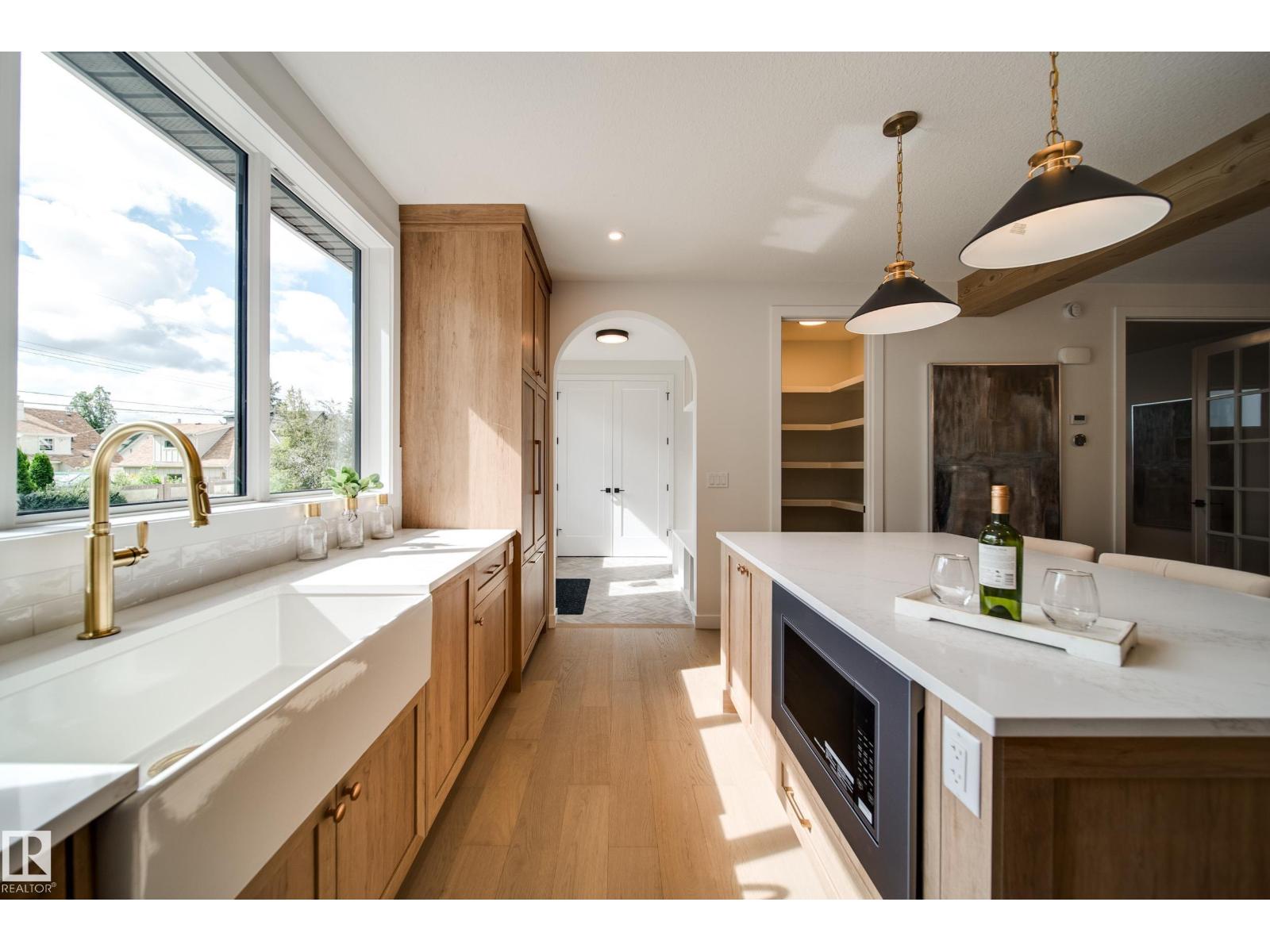 6003 111 Av Nw, Edmonton, Alberta