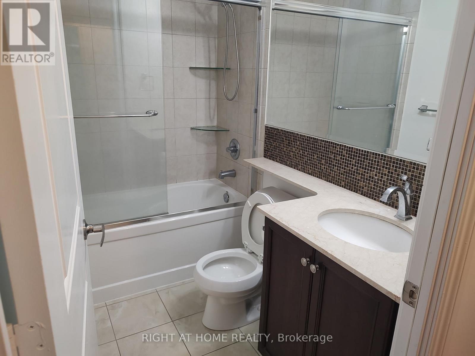 701 - 9245 Jane Street, Vaughan (maple), Ontario