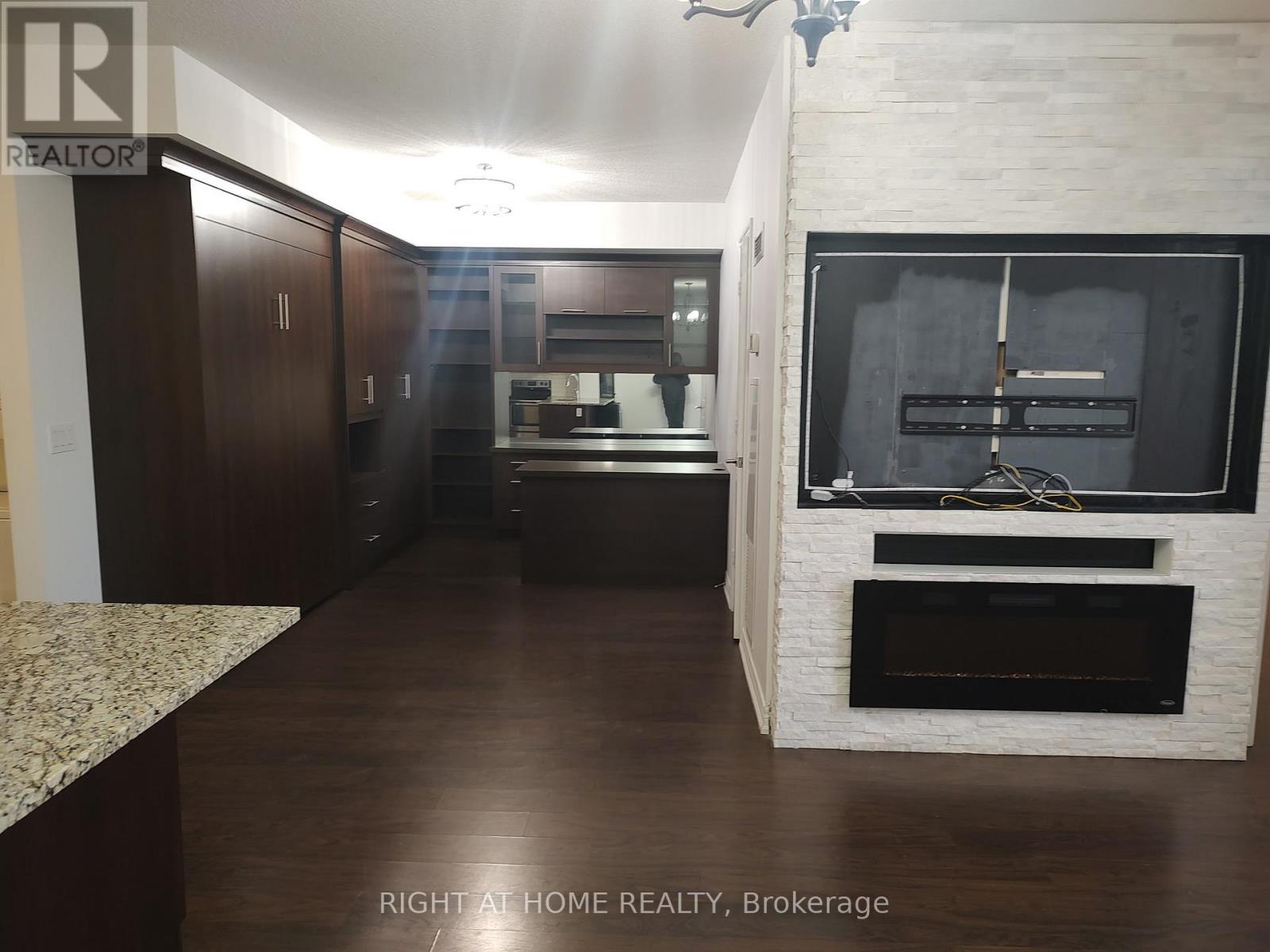 701 - 9245 Jane Street, Vaughan (maple), Ontario