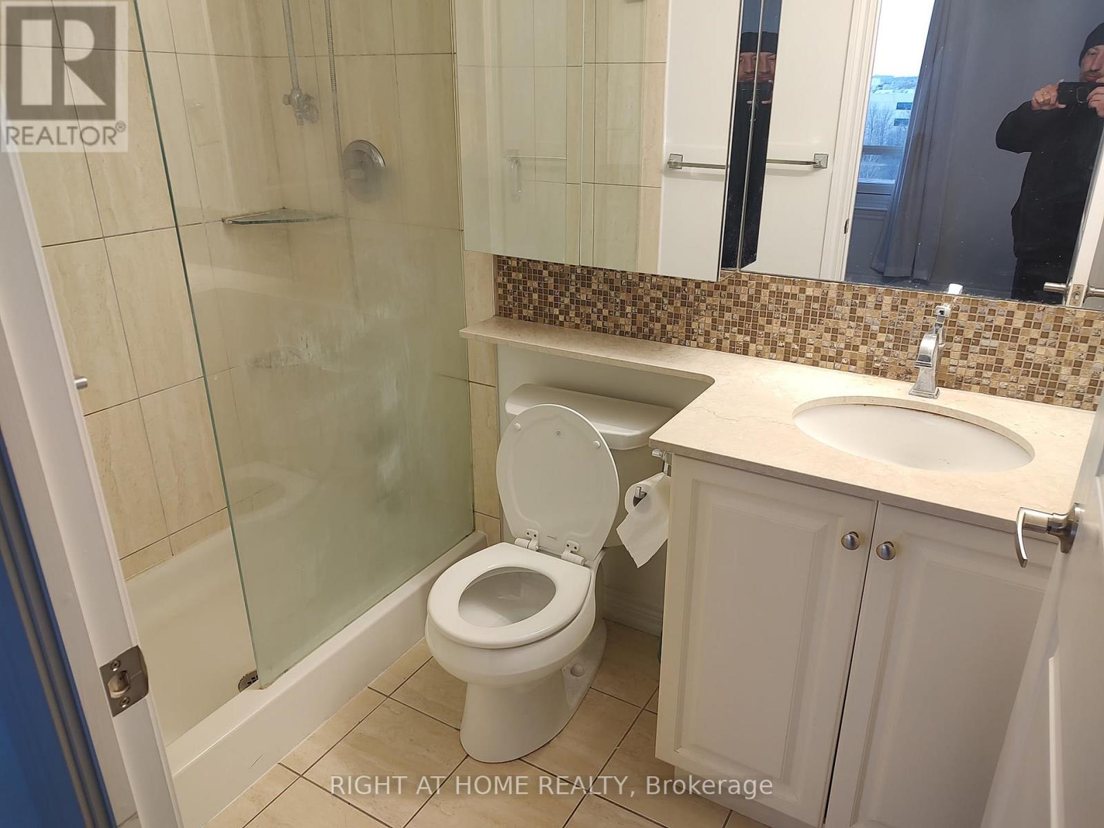 701 - 9245 Jane Street, Vaughan (maple), Ontario