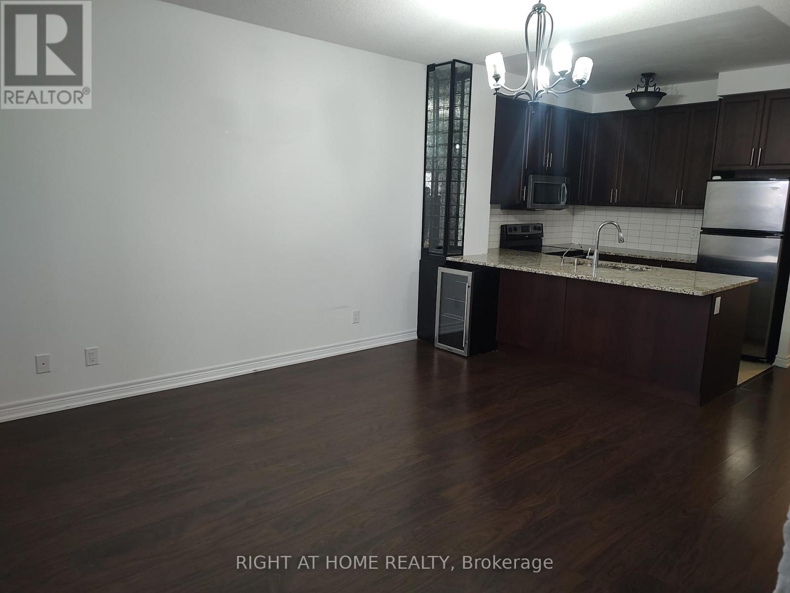 701 - 9245 Jane Street, Vaughan (maple), Ontario