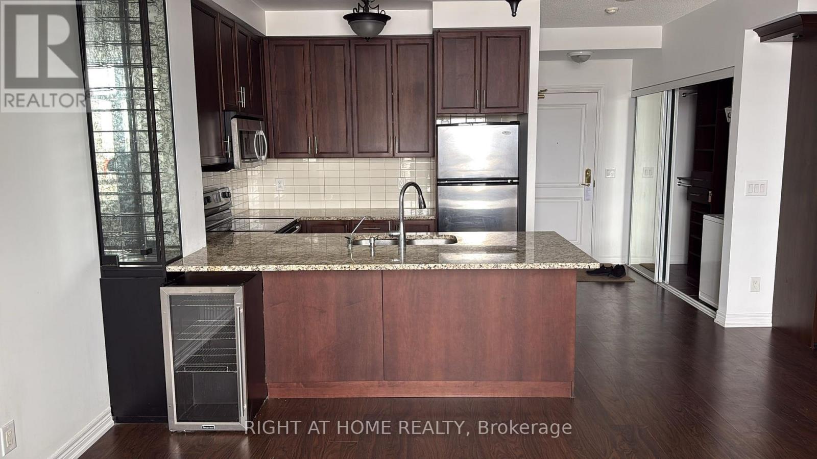 701 - 9245 Jane Street, Vaughan (maple), Ontario