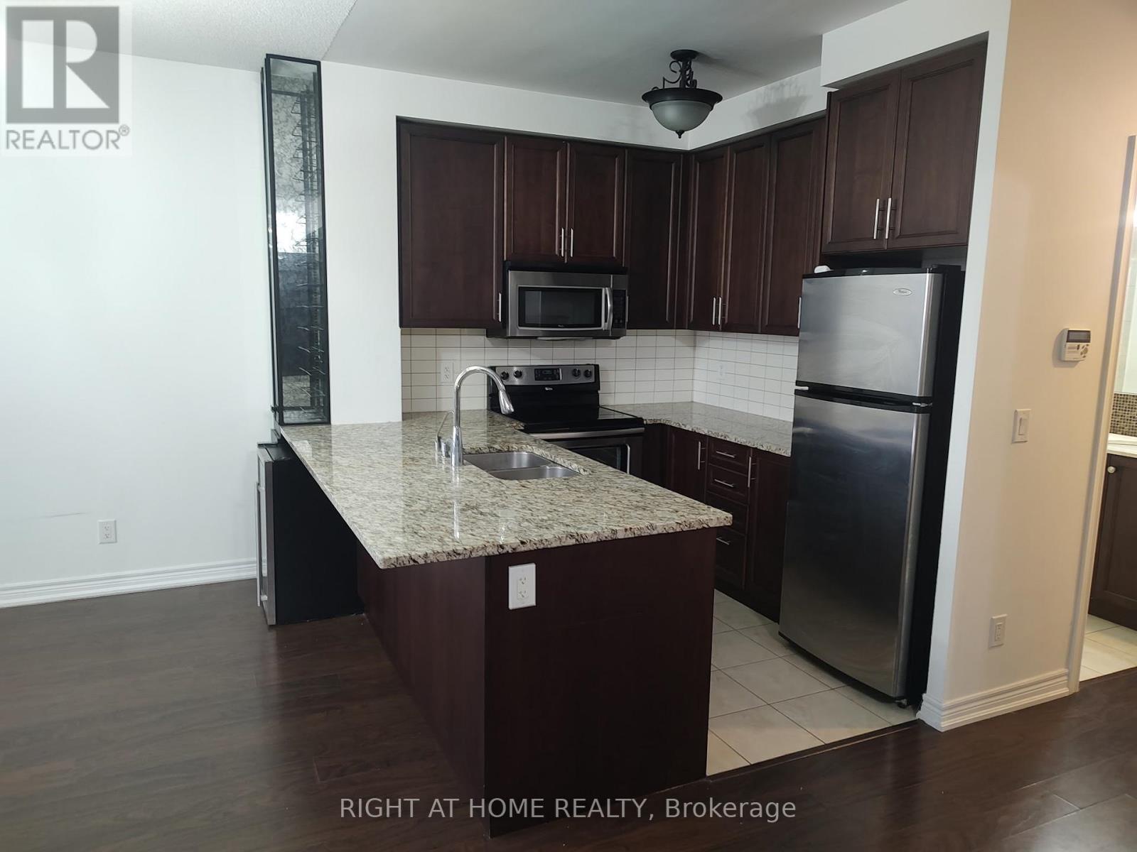701 - 9245 Jane Street, Vaughan (maple), Ontario