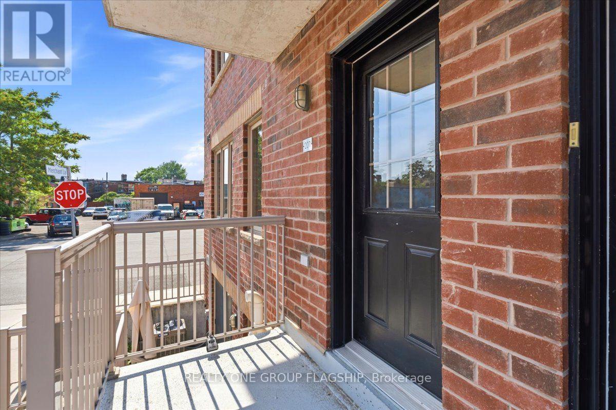 201 - 1 Ruttan Street, Toronto (dufferin Grove), Ontario