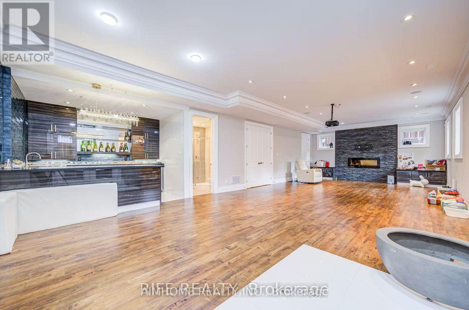 103 Burndale Avenue, Toronto (lansing-westgate), Ontario