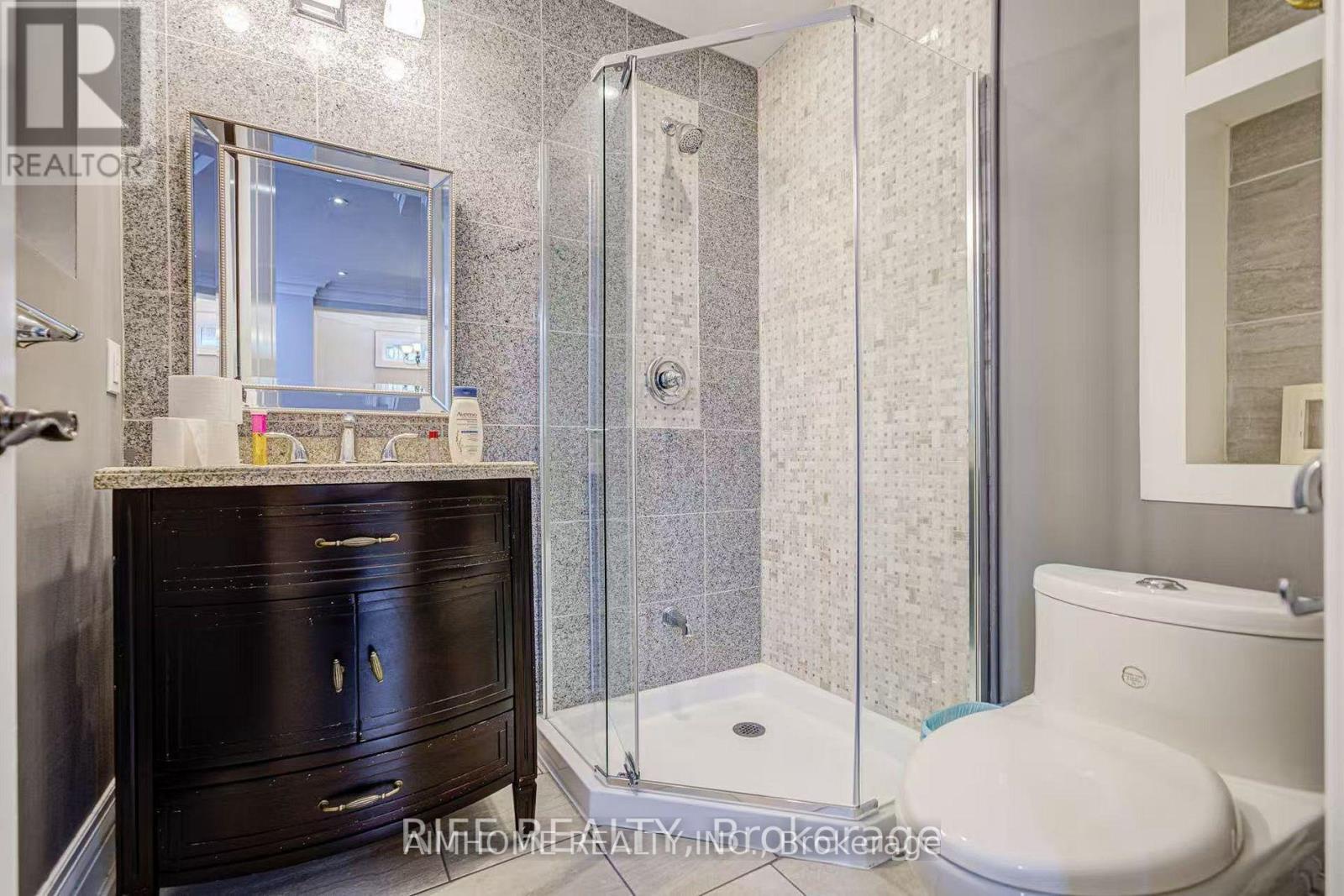 103 Burndale Avenue, Toronto (lansing-westgate), Ontario