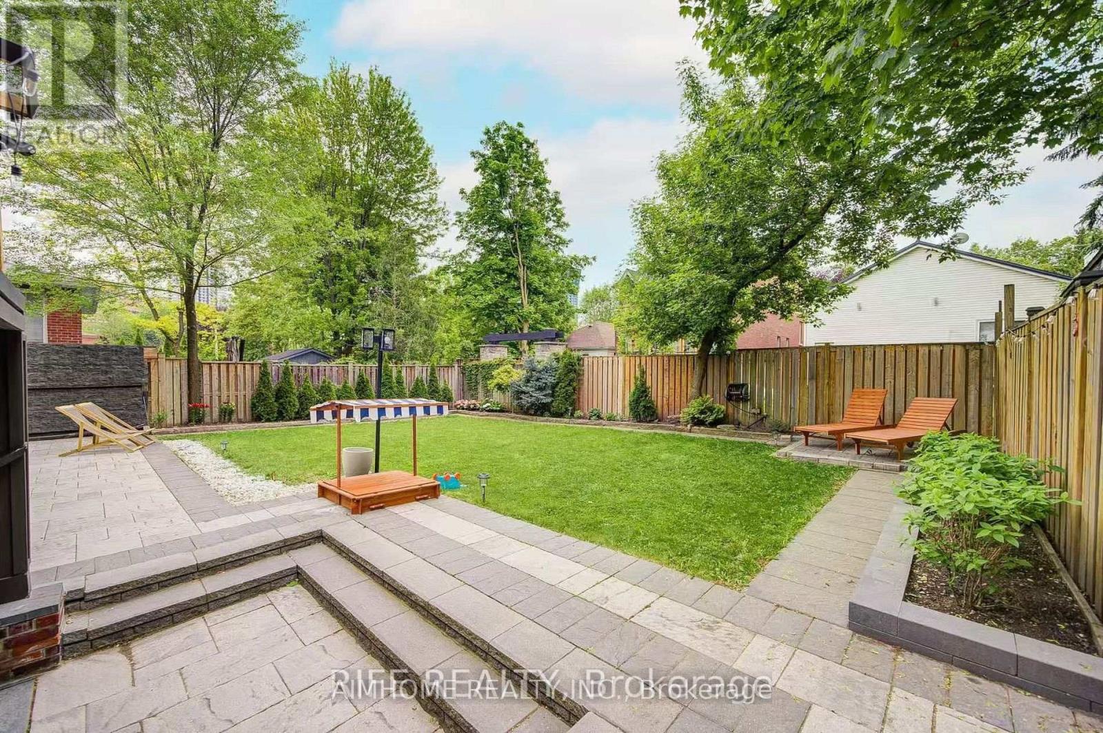 103 Burndale Avenue, Toronto (lansing-westgate), Ontario