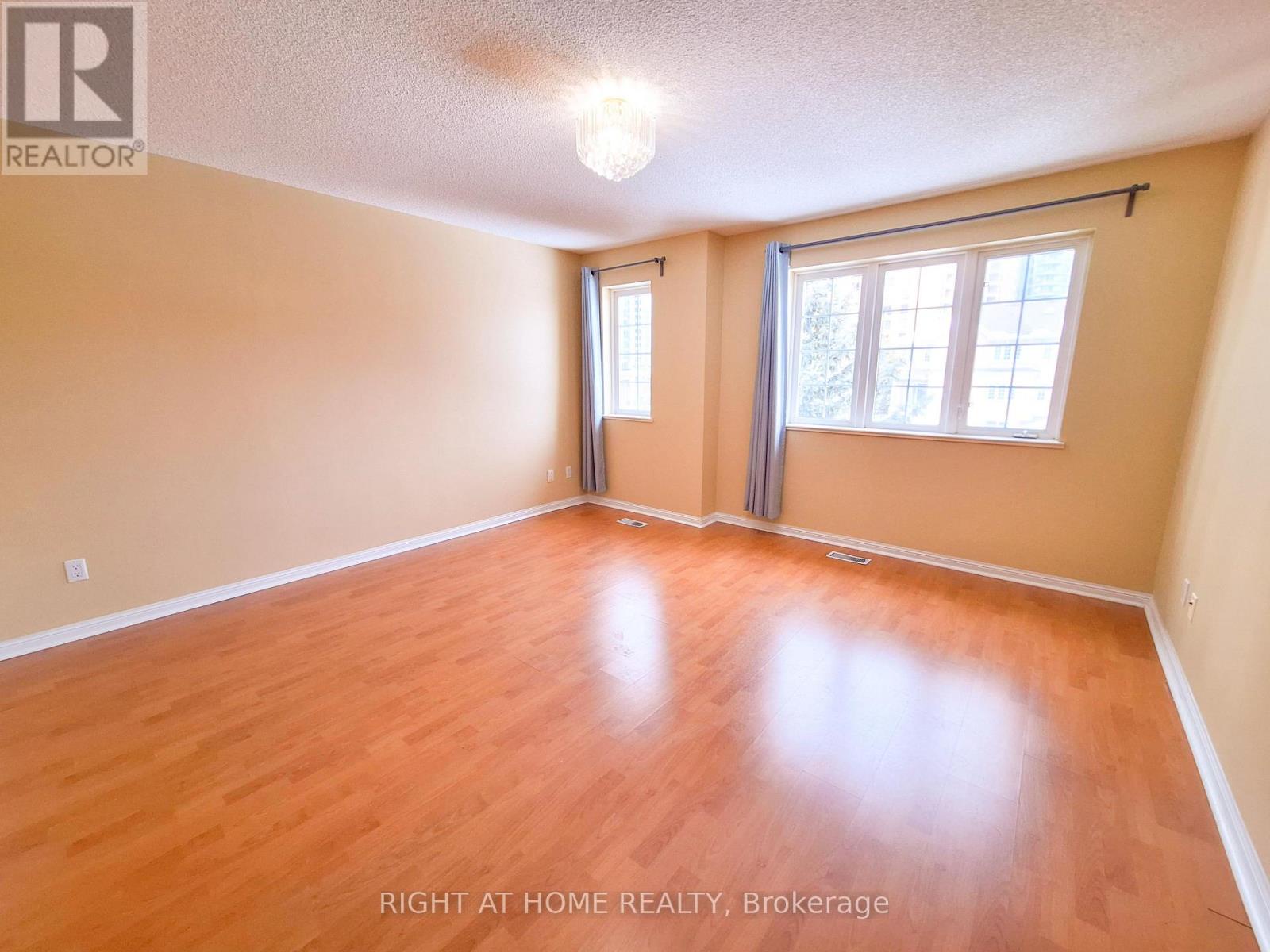 821 Grandview Way, Toronto (willowdale East), Ontario