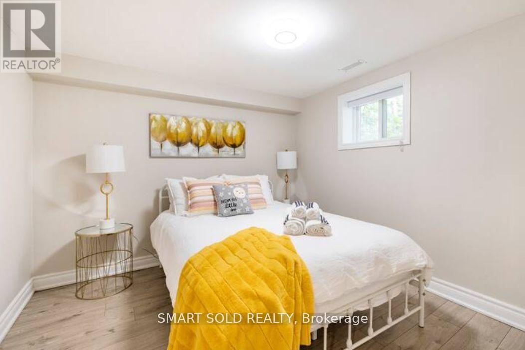 76 Clancy Drive, Toronto (don Valley Village), Ontario