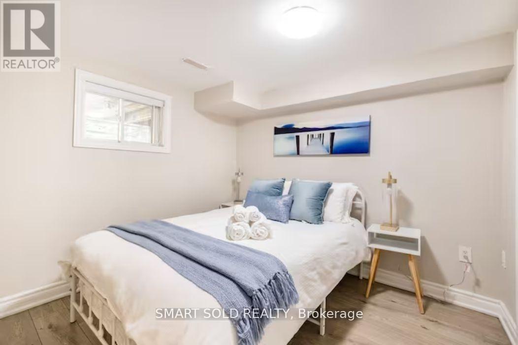 76 Clancy Drive, Toronto (don Valley Village), Ontario