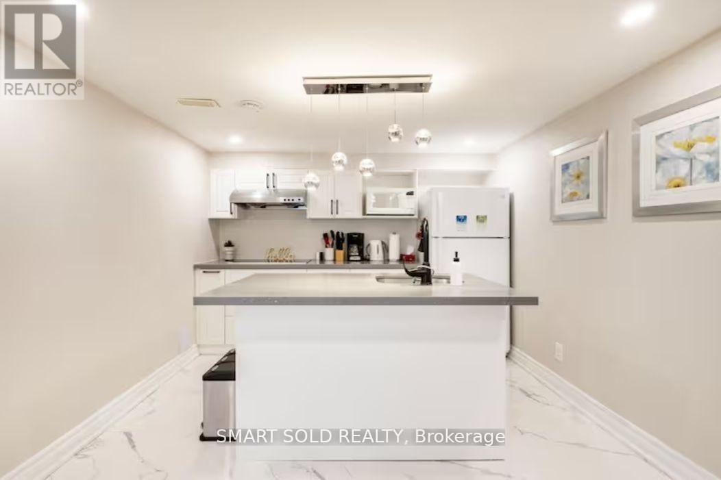 76 Clancy Drive, Toronto (don Valley Village), Ontario
