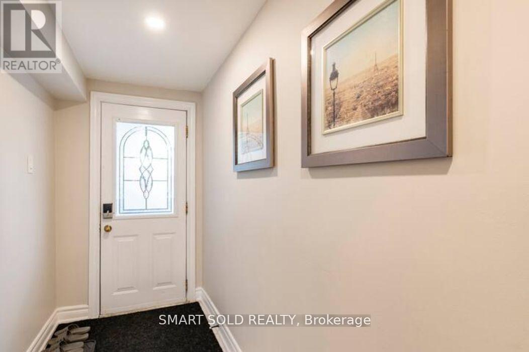 76 Clancy Drive, Toronto (don Valley Village), Ontario