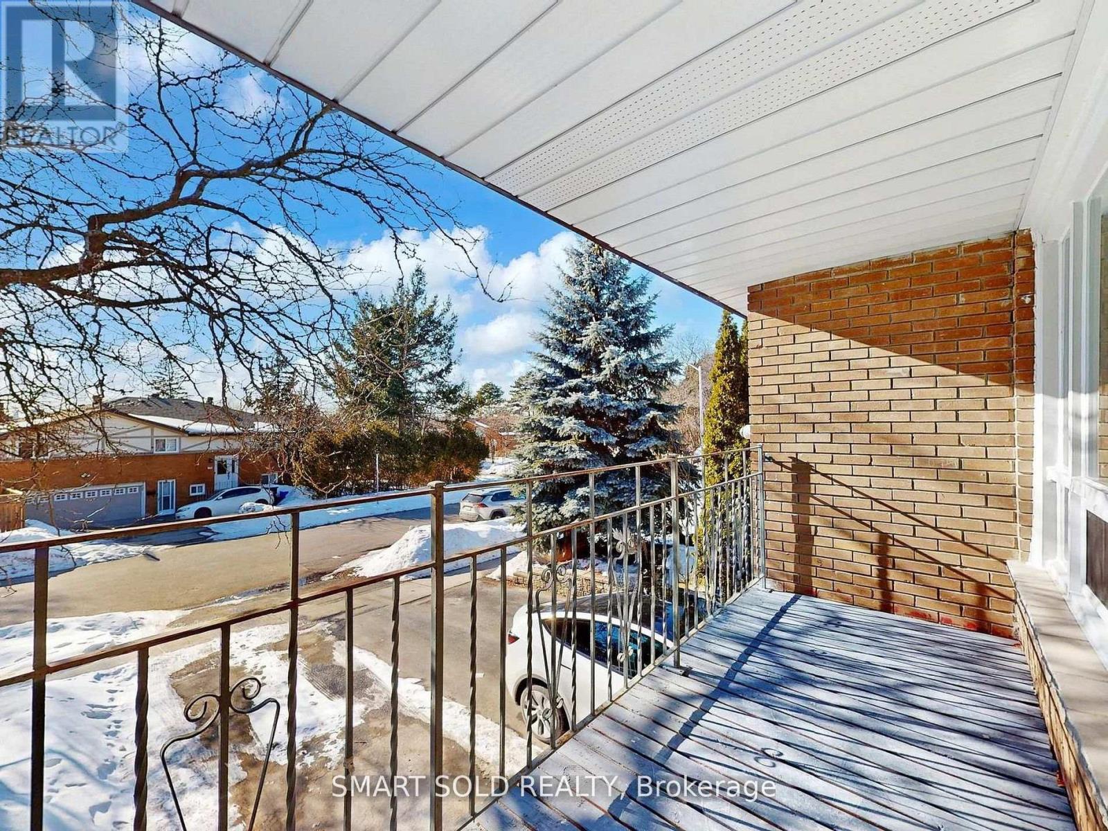 76 Clancy Drive, Toronto (don Valley Village), Ontario