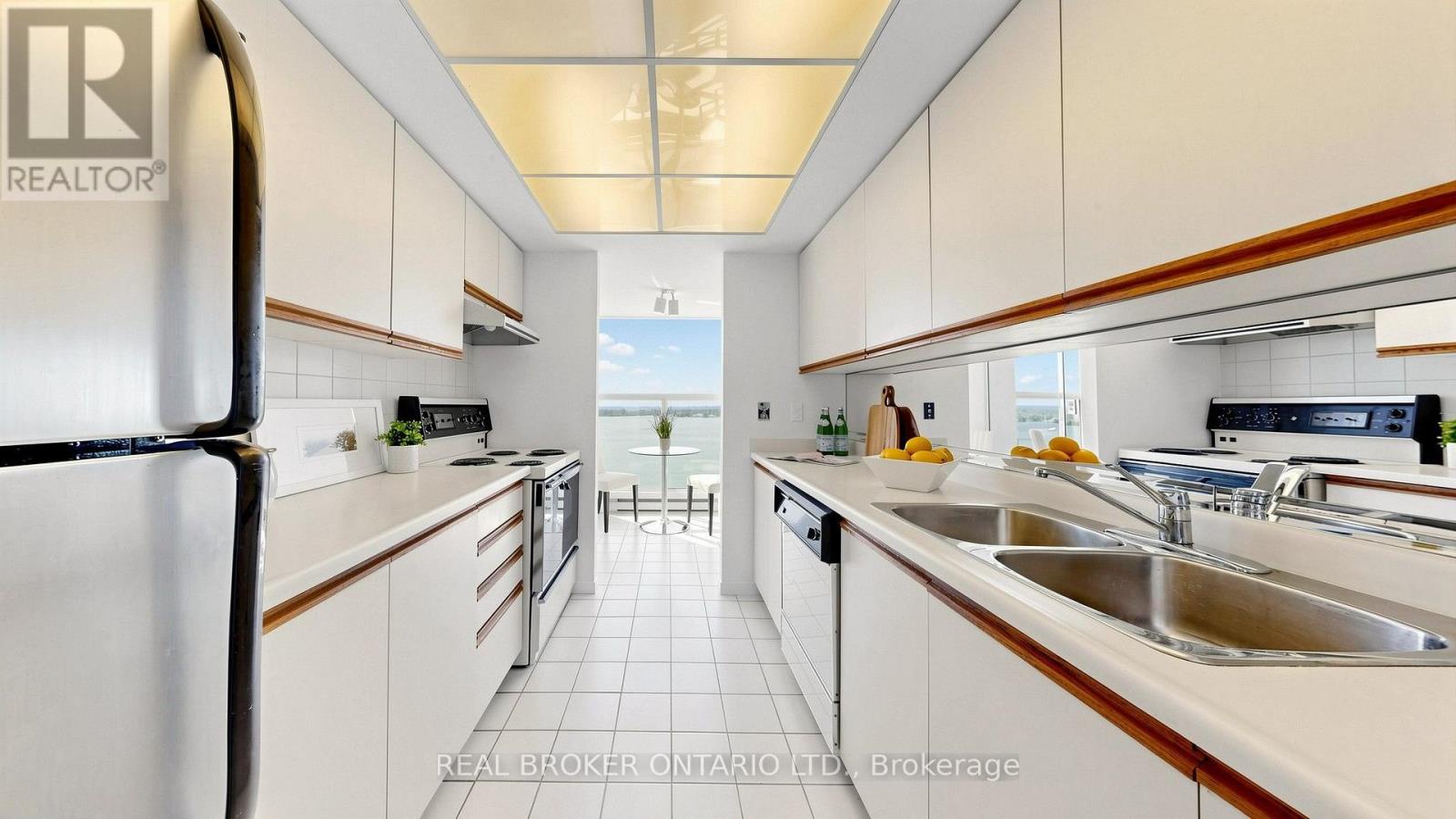 2108 - 99 Harbour Square, Toronto (waterfront Communities), Ontario