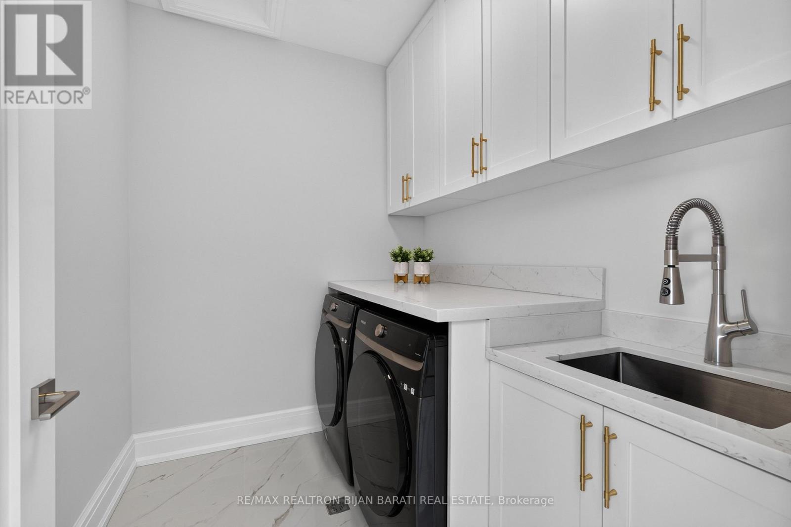 140 Olive Avenue, Toronto (willowdale East), Ontario
