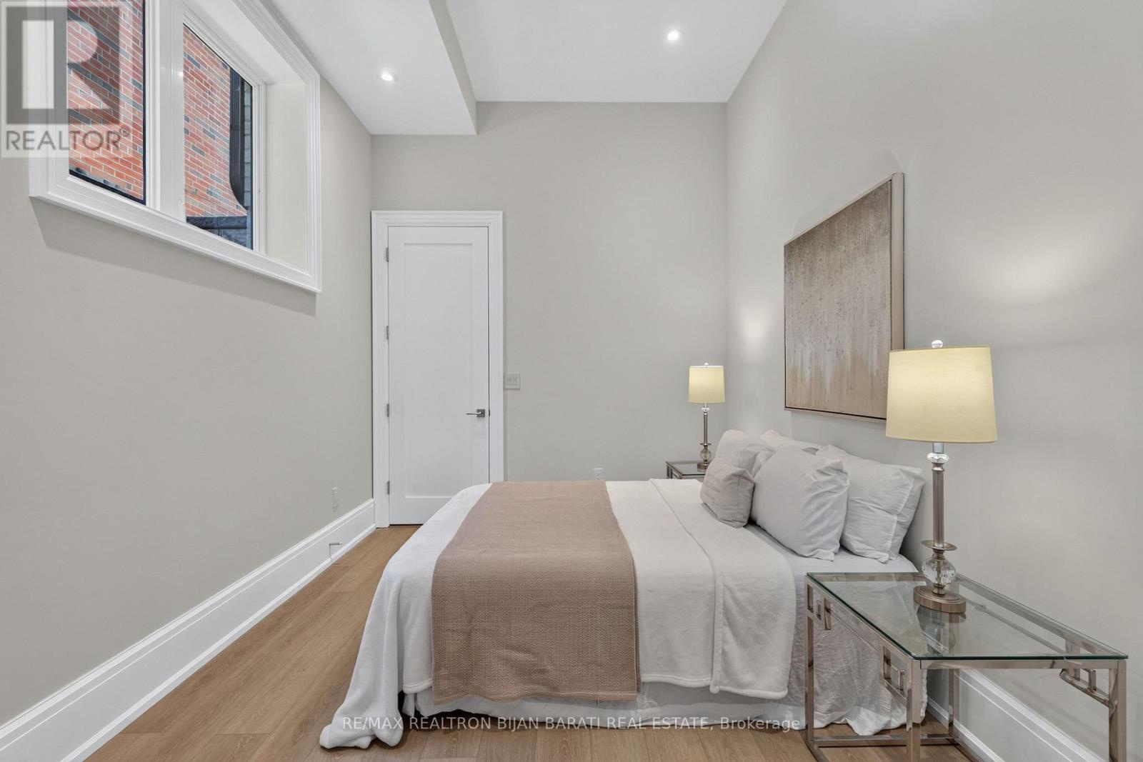 140 Olive Avenue, Toronto (willowdale East), Ontario