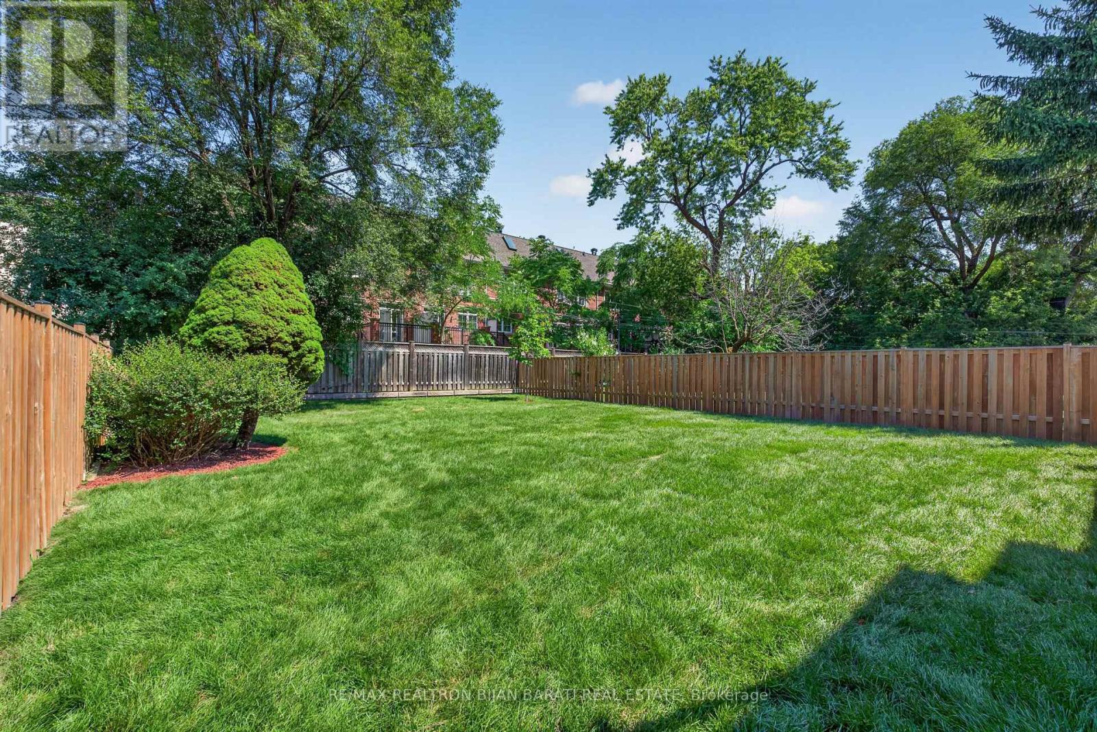 140 Olive Avenue, Toronto (willowdale East), Ontario