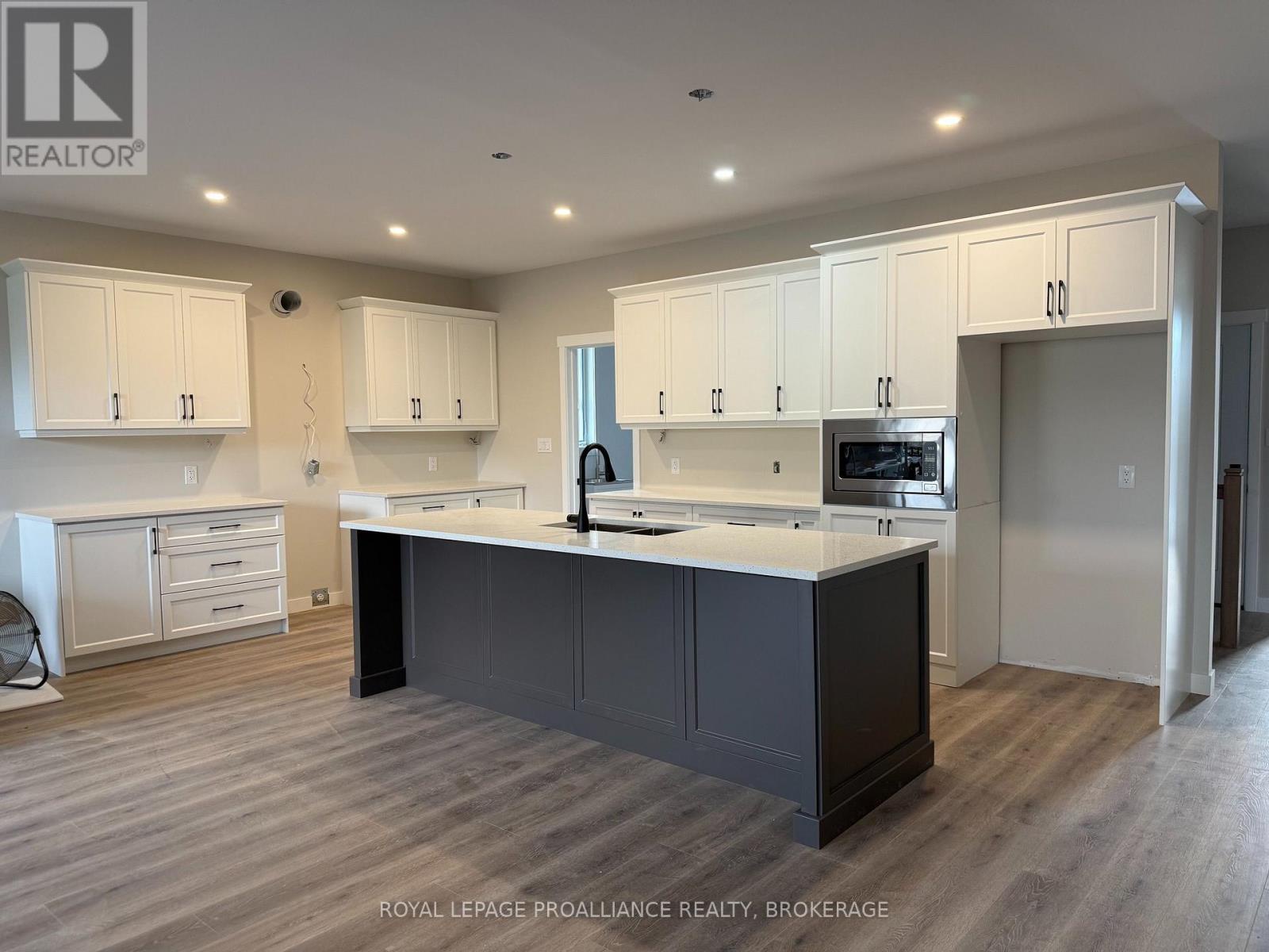 733 Squirrel Hill Drive, Kingston (city Northwest), Ontario
