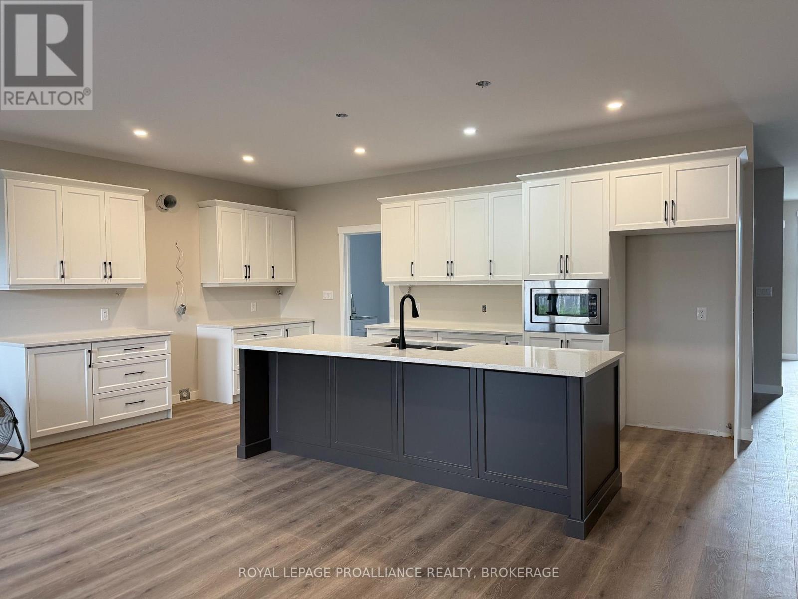 733 Squirrel Hill Drive, Kingston (city Northwest), Ontario