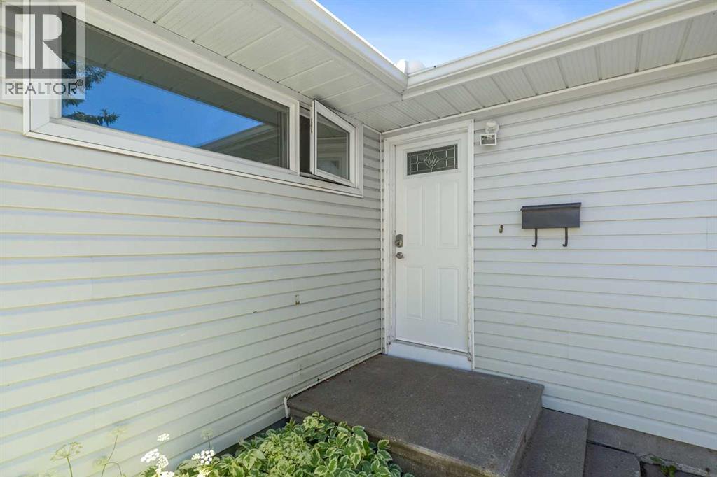 4132 50 Avenue, Innisfail, Alberta