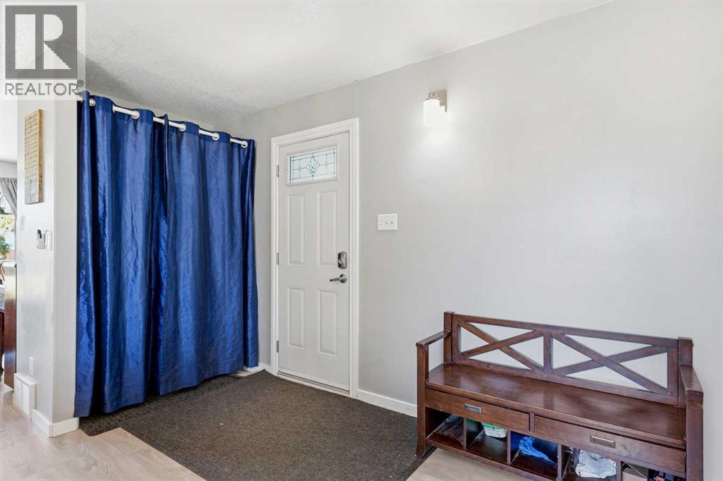 4132 50 Avenue, Innisfail, Alberta
