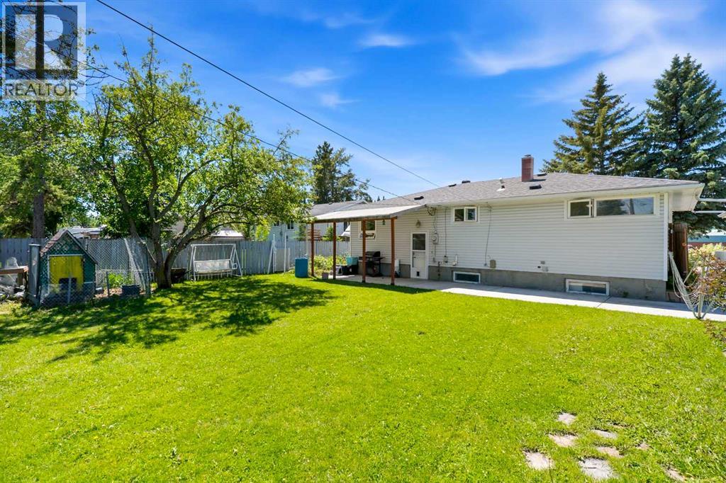 4132 50 Avenue, Innisfail, Alberta
