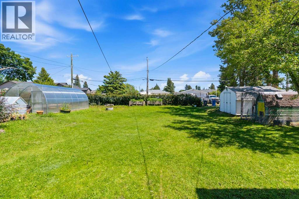 4132 50 Avenue, Innisfail, Alberta