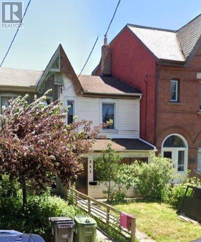 243 Lippincott Street, Toronto (university), Ontario