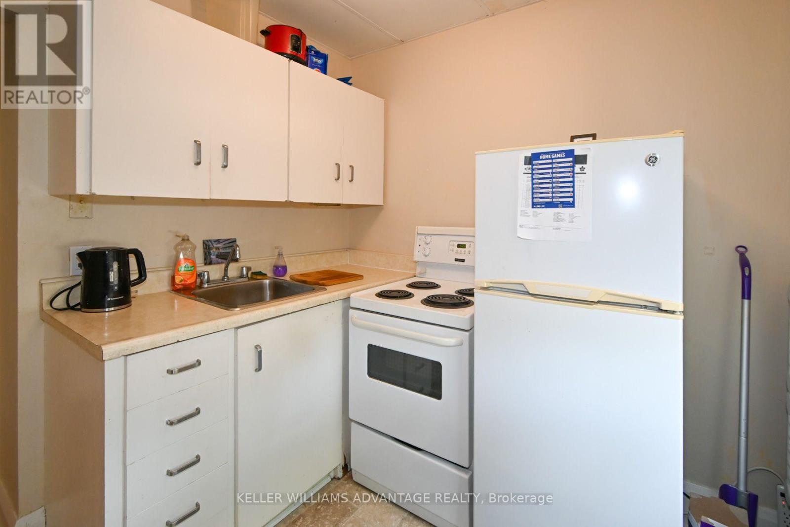 110-112 Dewhurst Boulevard, Toronto (danforth), Ontario