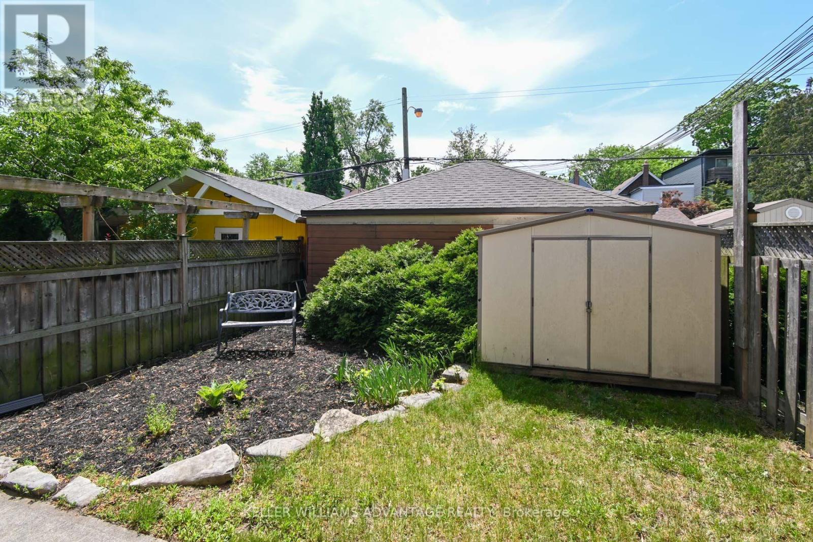 110-112 Dewhurst Boulevard, Toronto (danforth), Ontario