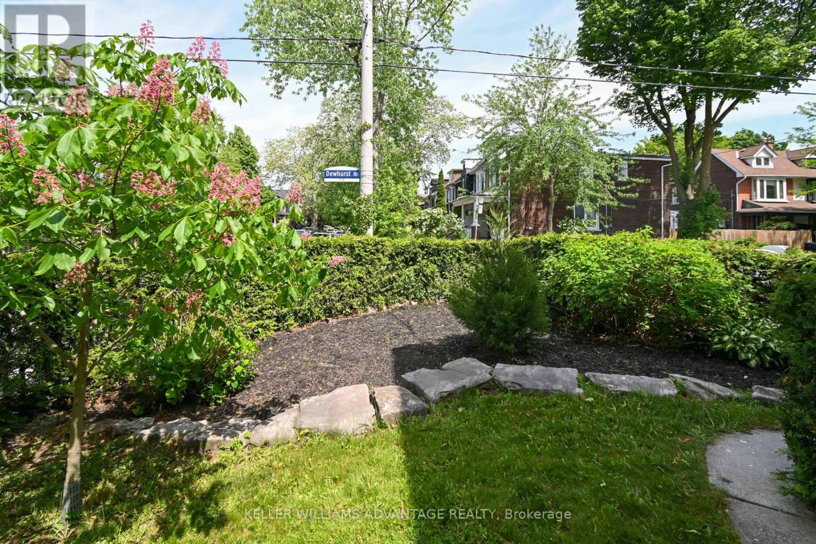 110-112 Dewhurst Boulevard, Toronto (danforth), Ontario