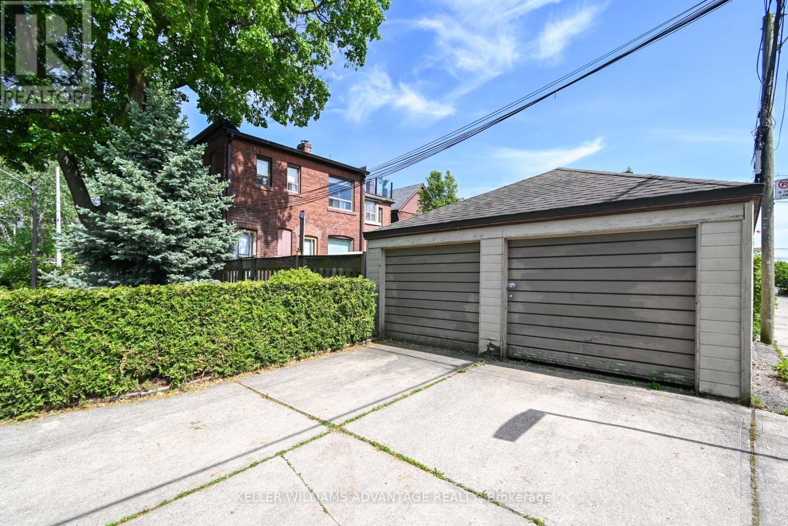 110-112 Dewhurst Boulevard, Toronto (danforth), Ontario
