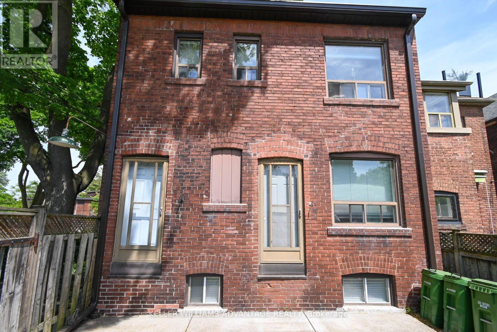 110-112 Dewhurst Boulevard, Toronto (danforth), Ontario
