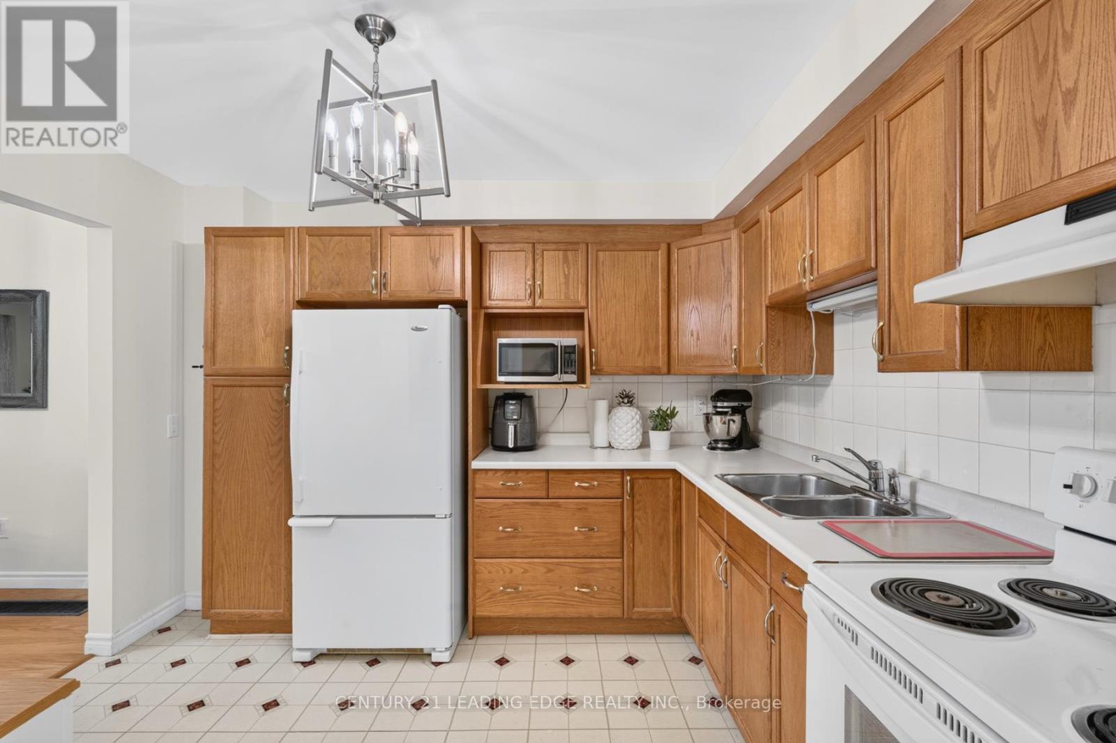 58 Valdor Drive, Toronto (agincourt North), Ontario