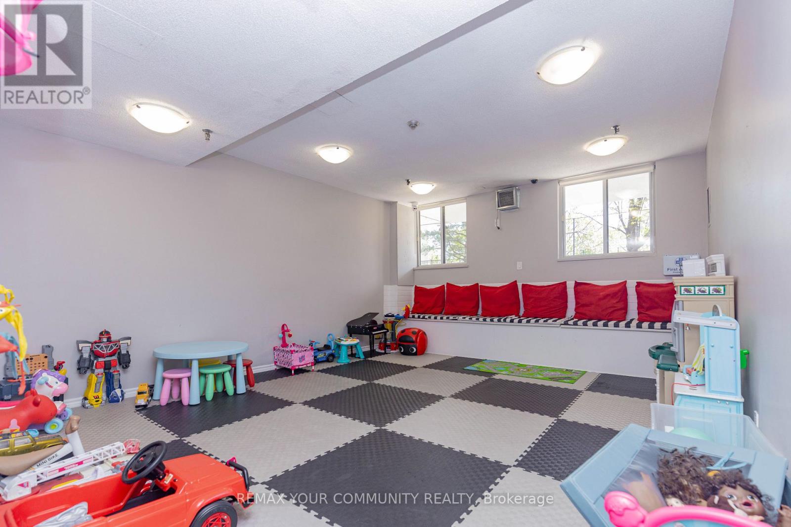 708 - 85 Emmett Avenue, Toronto (mount Dennis), Ontario