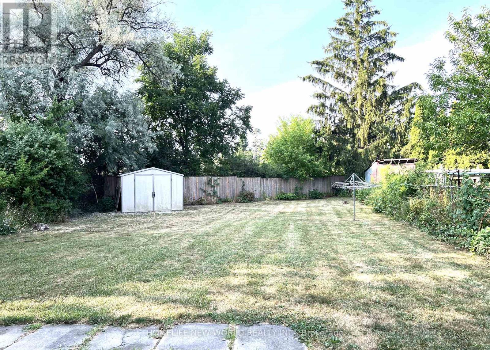 28 Greyhound Drive, Toronto (bayview Woods-steeles), Ontario