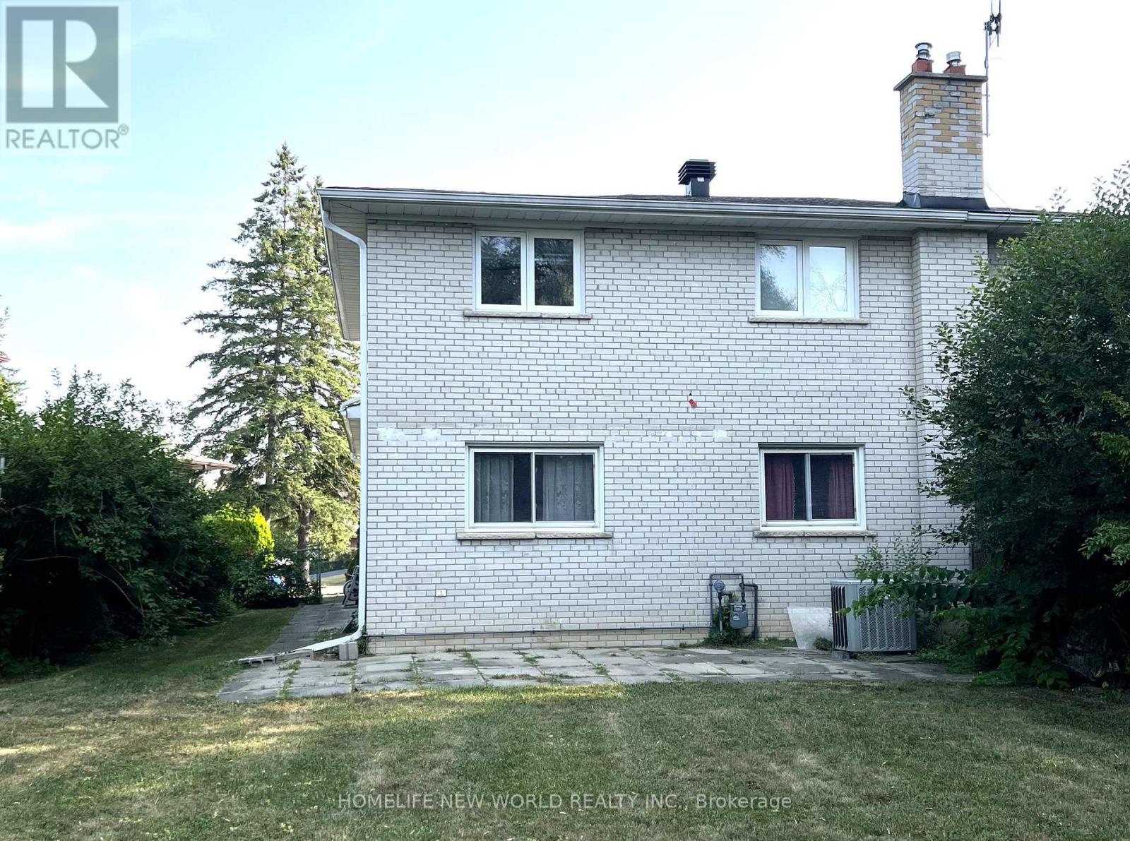 28 Greyhound Drive, Toronto (bayview Woods-steeles), Ontario