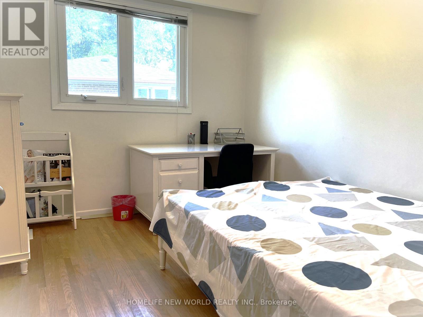28 Greyhound Drive, Toronto (bayview Woods-steeles), Ontario