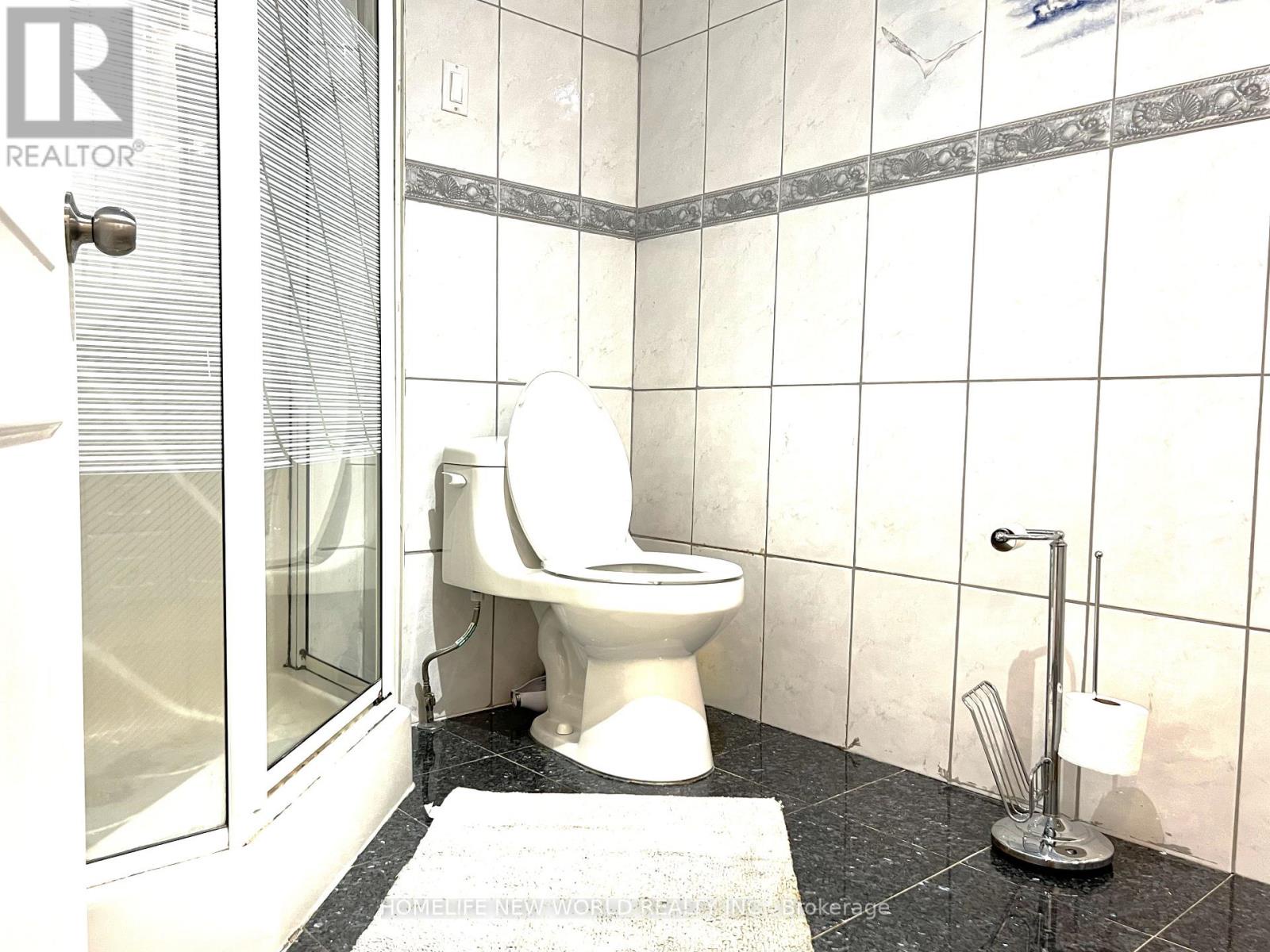 28 Greyhound Drive, Toronto (bayview Woods-steeles), Ontario