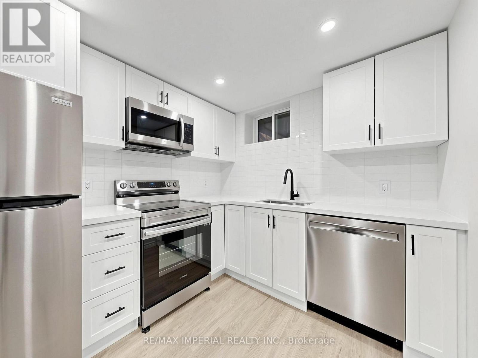404 Glen Park Avenue, Toronto (yorkdale-glen Park), Ontario