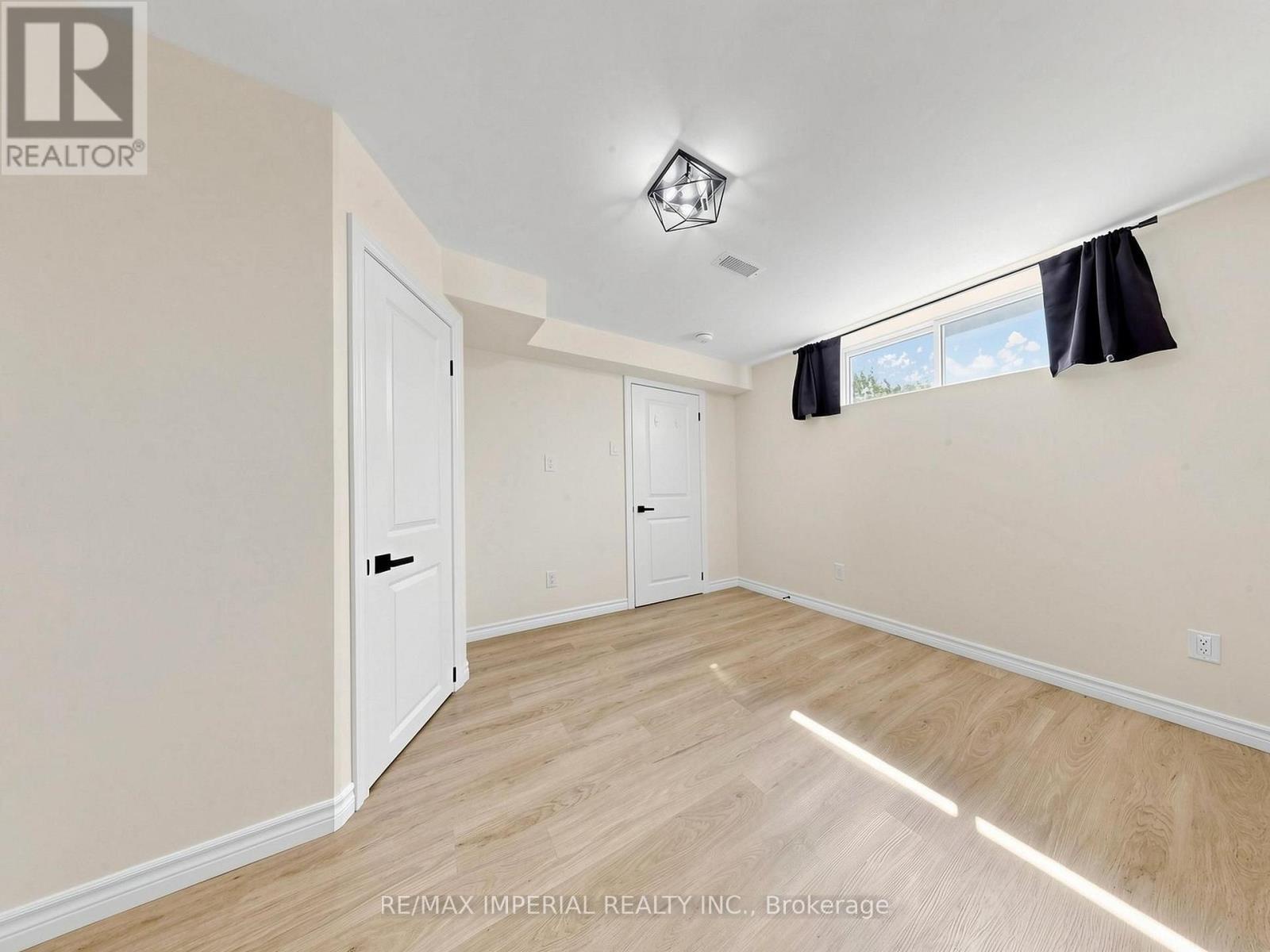 404 Glen Park Avenue, Toronto (yorkdale-glen Park), Ontario