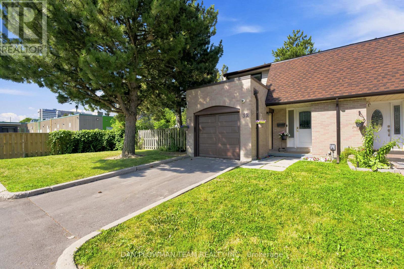 32 - 11 Livonia Place, Toronto (morningside), Ontario